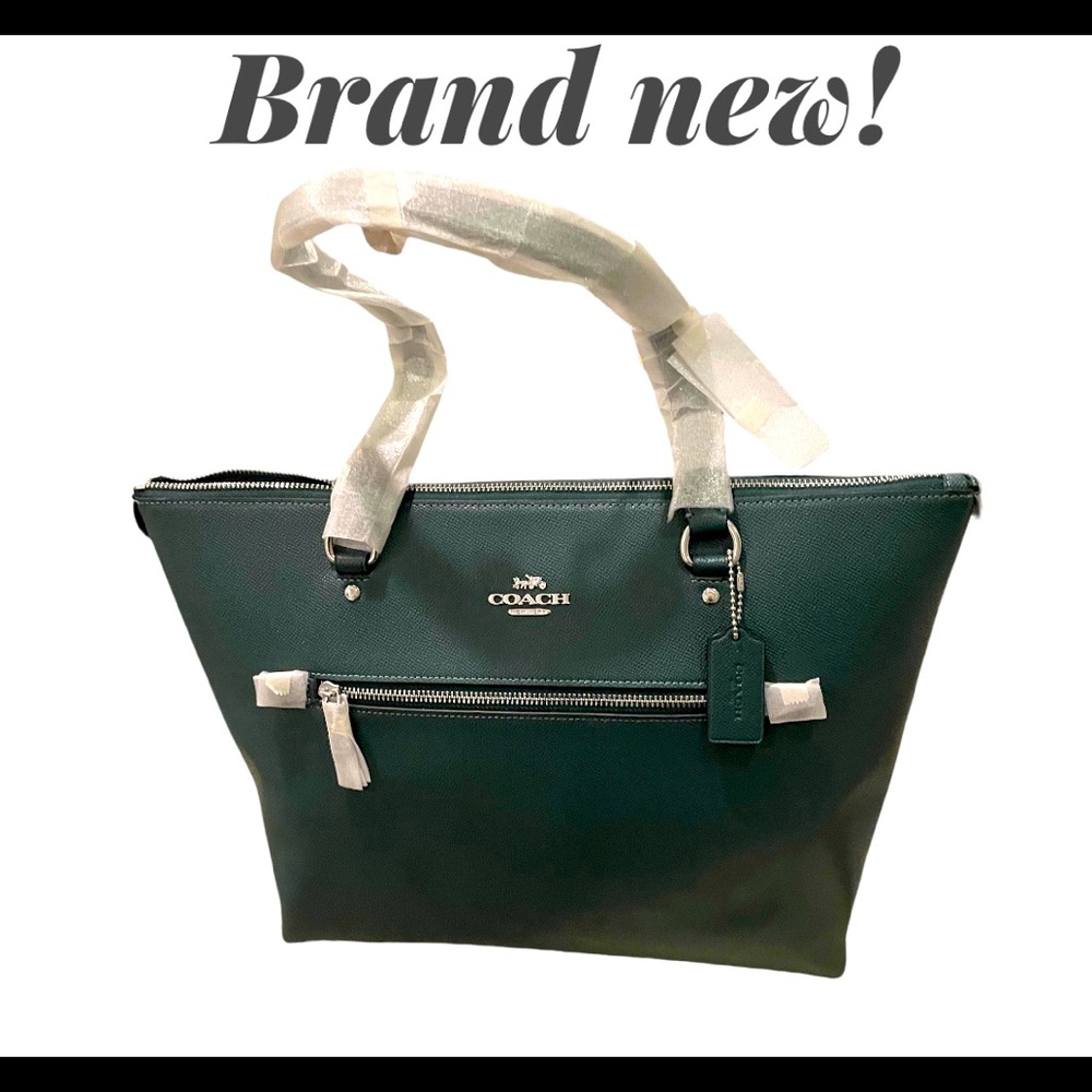 Brand new Coach tote purse in forrest green with silver zipper
